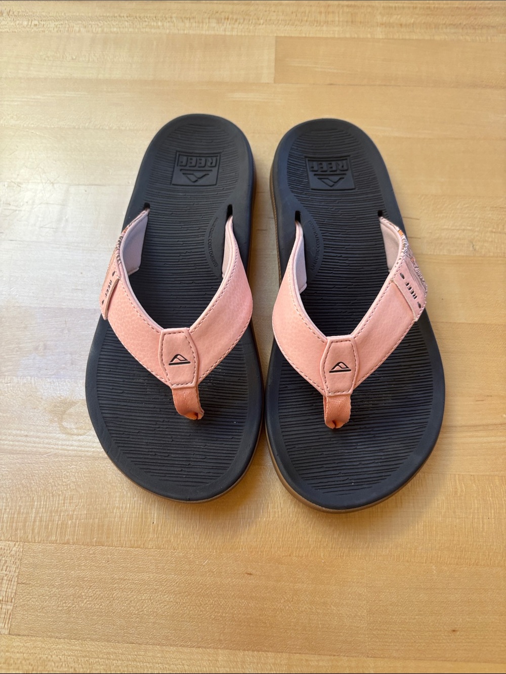 Women’s Reef sandals. Like new